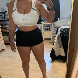 M Firm Abs White Sports Bra WITH cups